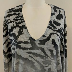 Tiger striped V-neck top,
